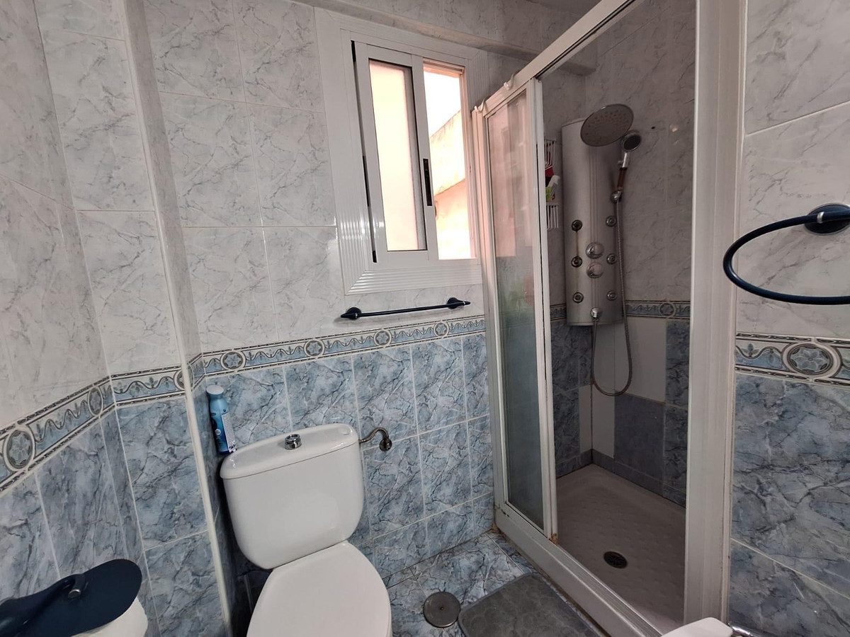 Se vende Apartamento Planta Media de 2 dormitorios en Costa Blanca, Alicante, España