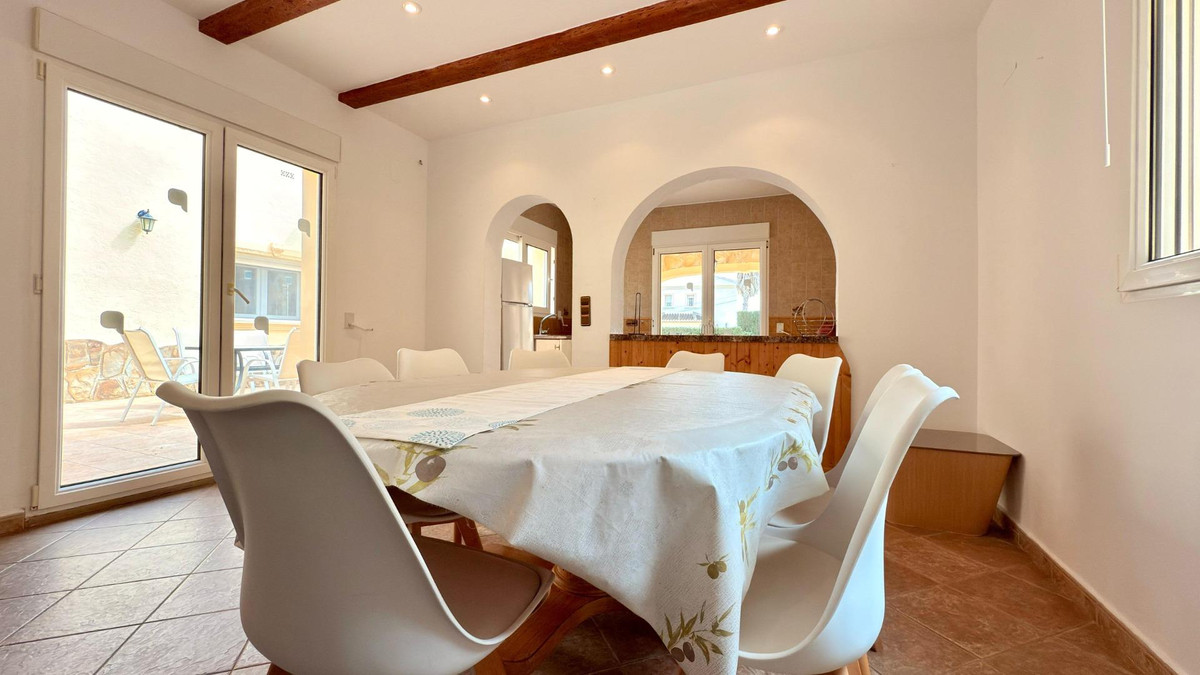 Se vende Bungalow de 5 dormitorios en Costa Blanca, Alicante, España