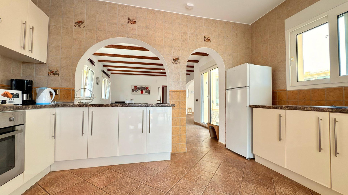 Se vende Bungalow de 5 dormitorios en Costa Blanca, Alicante, España