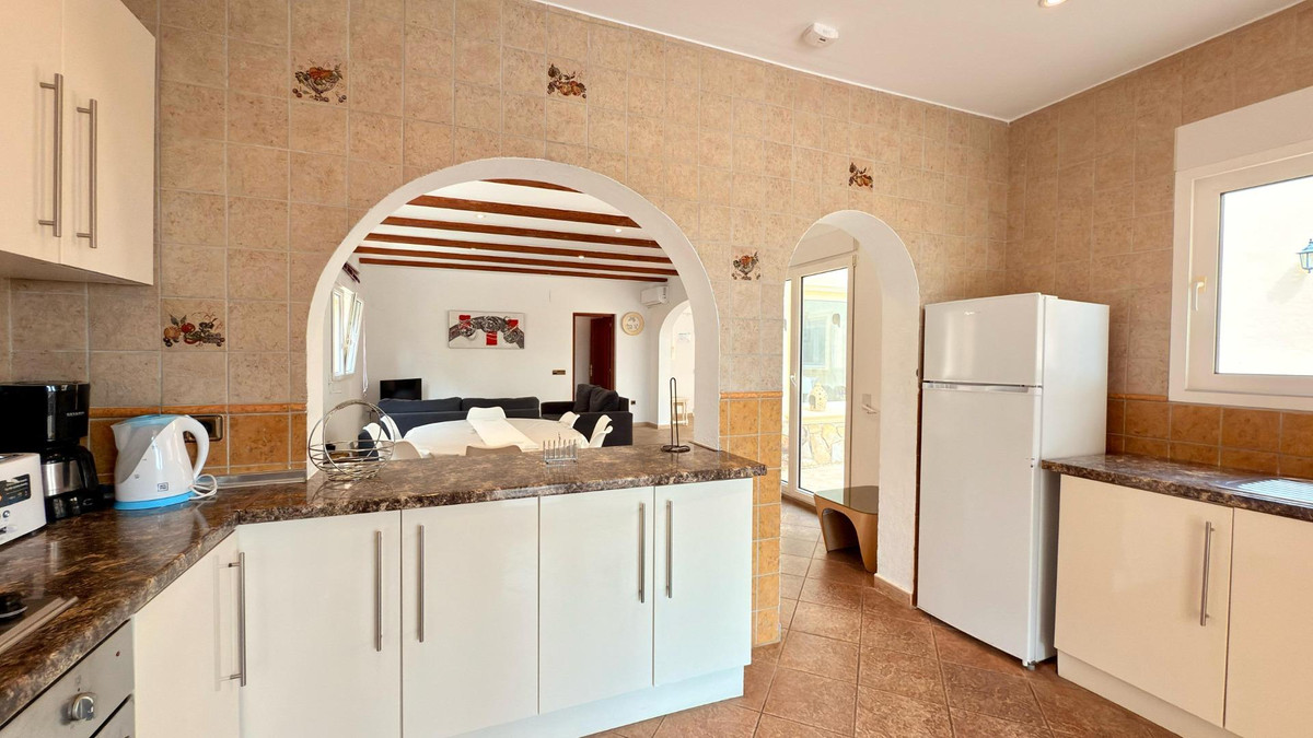 Se vende Bungalow de 5 dormitorios en Costa Blanca, Alicante, España