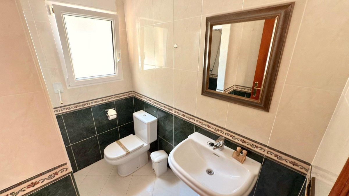 Se vende Bungalow de 5 dormitorios en Costa Blanca, Alicante, España
