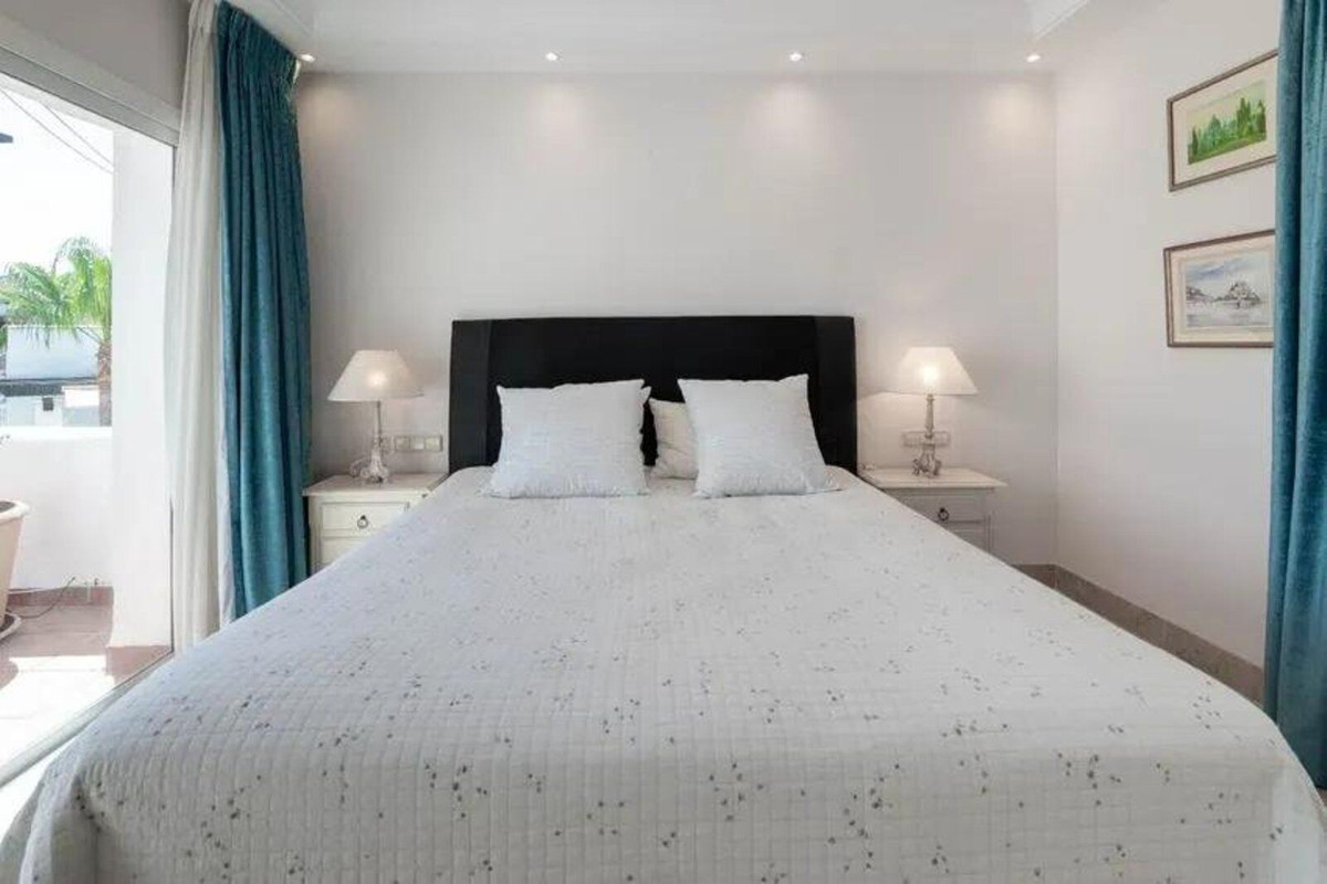 3 Bed Apartment for sale in Puerto Banús Costa Del Sol, Málaga, Spain