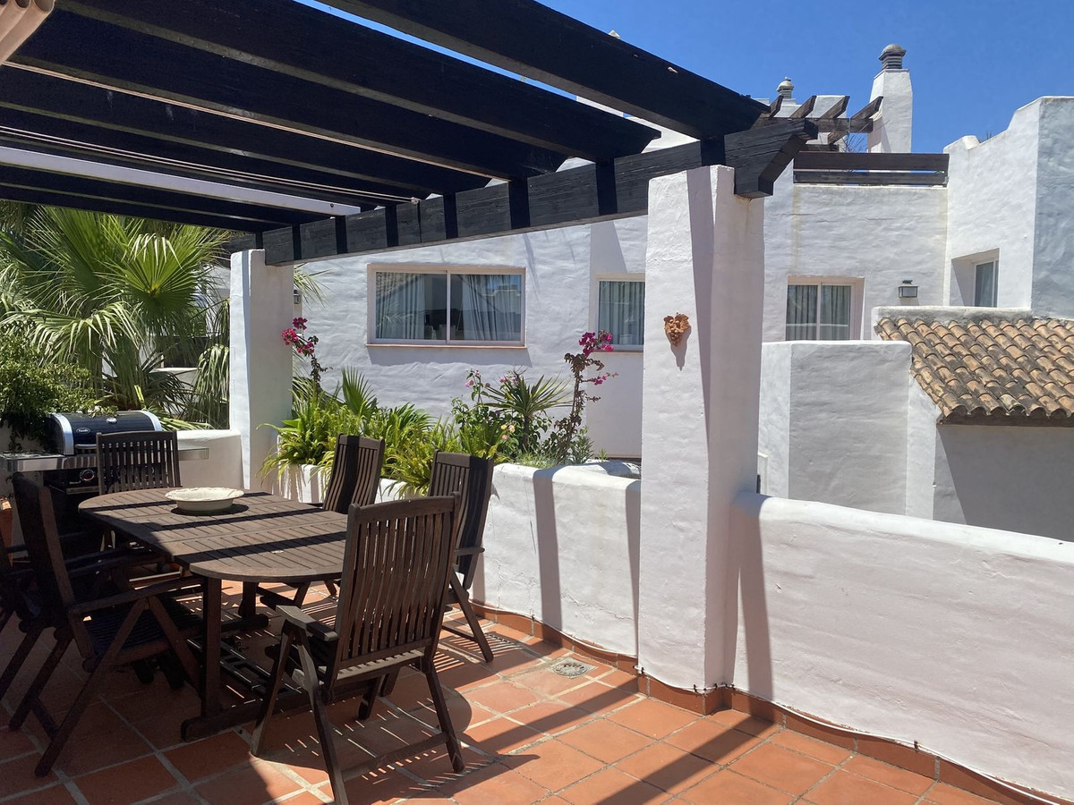 3 Bed Apartment for sale in Puerto Banús Costa Del Sol, Málaga, Spain