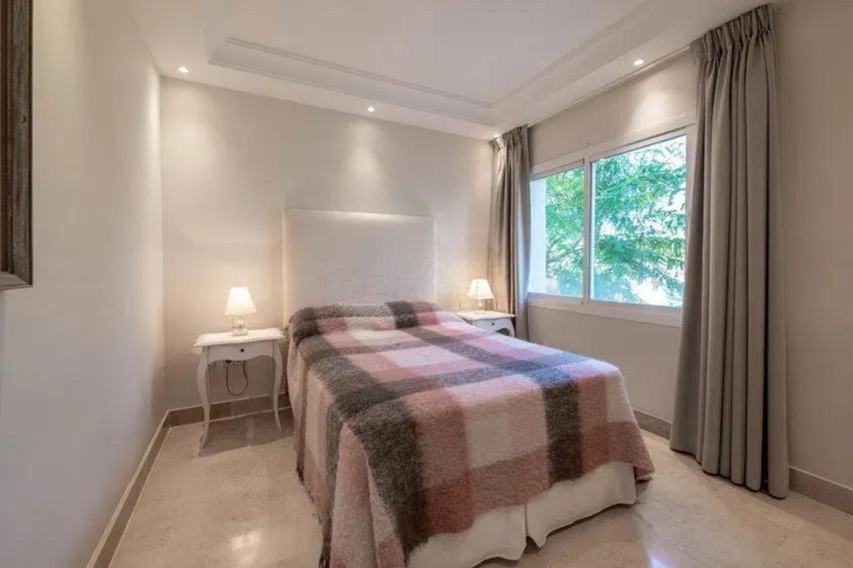 3 Bed Apartment for sale in Puerto Banús Costa Del Sol, Málaga, Spain