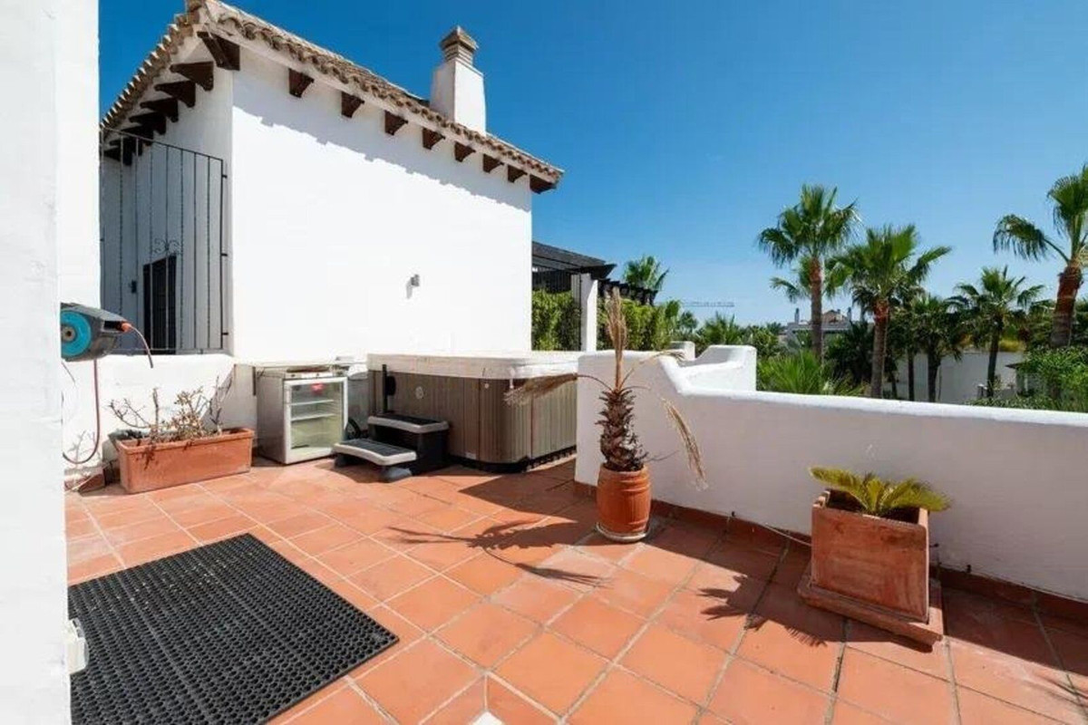 3 Bed Apartment for sale in Puerto Banús Costa Del Sol, Málaga, Spain