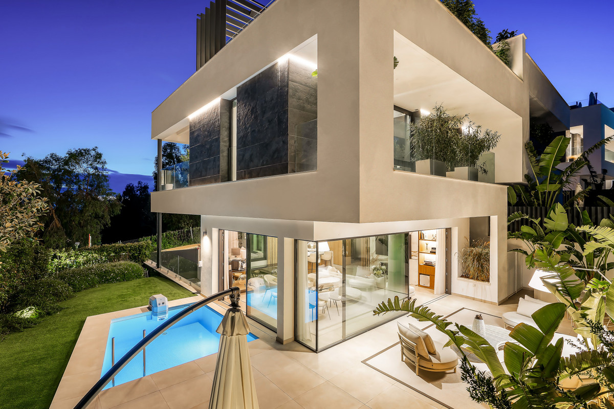 Se vende Pareada de 4 dormitorios en Costa Del Sol, Málaga, España