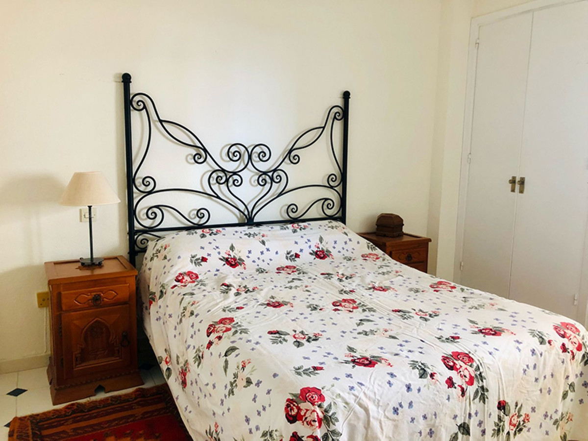 4 Bed Apartment for sale in Estepona Costa Del Sol, Málaga, Spain