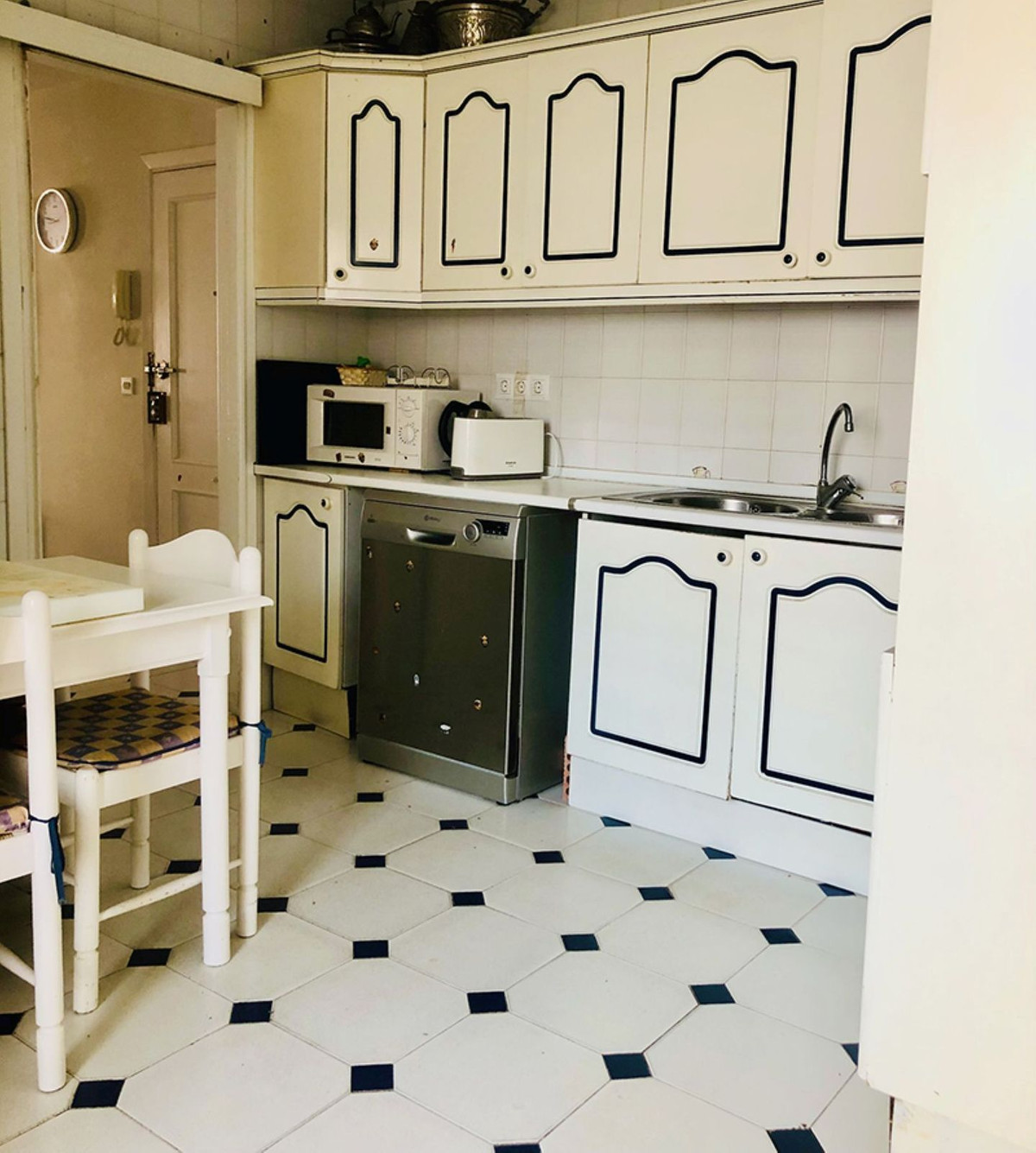 4 Bed Apartment for sale in Estepona Costa Del Sol, Málaga, Spain
