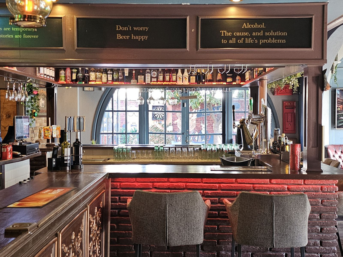 Se vende Bar de 4 dormitorios en Costa Del Sol, Málaga, España
