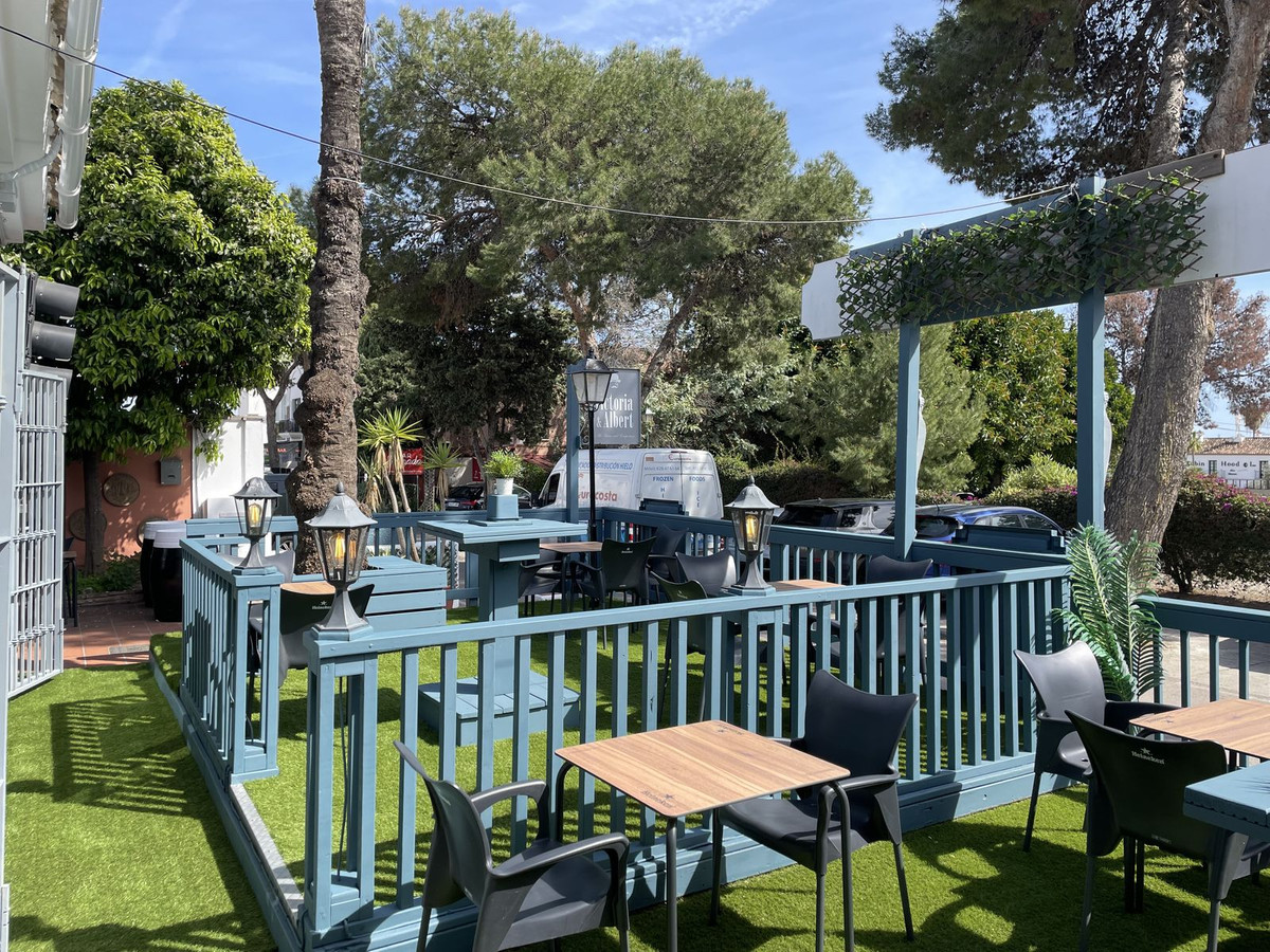 Se vende Bar de 4 dormitorios en Costa Del Sol, Málaga, España