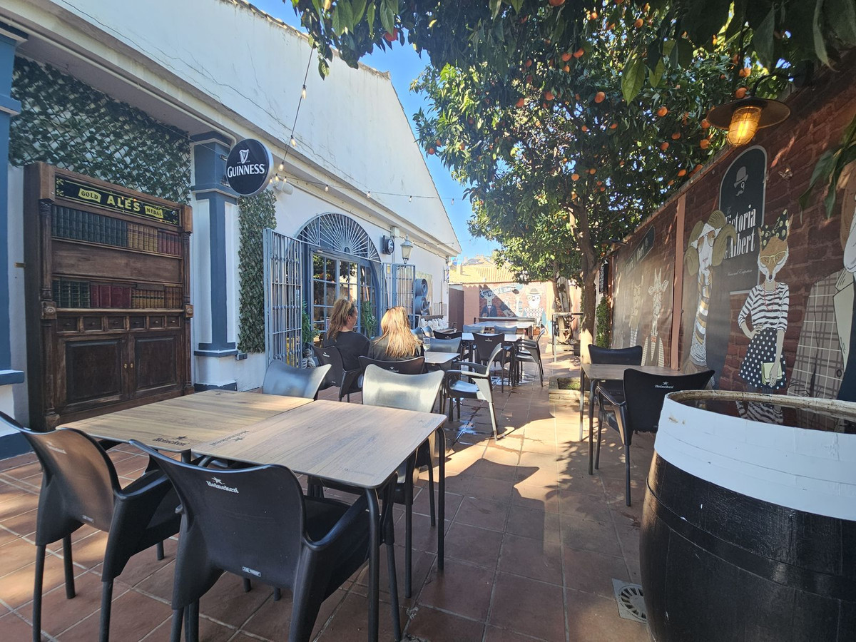 Se vende Bar de 4 dormitorios en Costa Del Sol, Málaga, España
