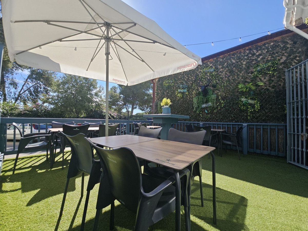 Se vende Bar de 4 dormitorios en Costa Del Sol, Málaga, España