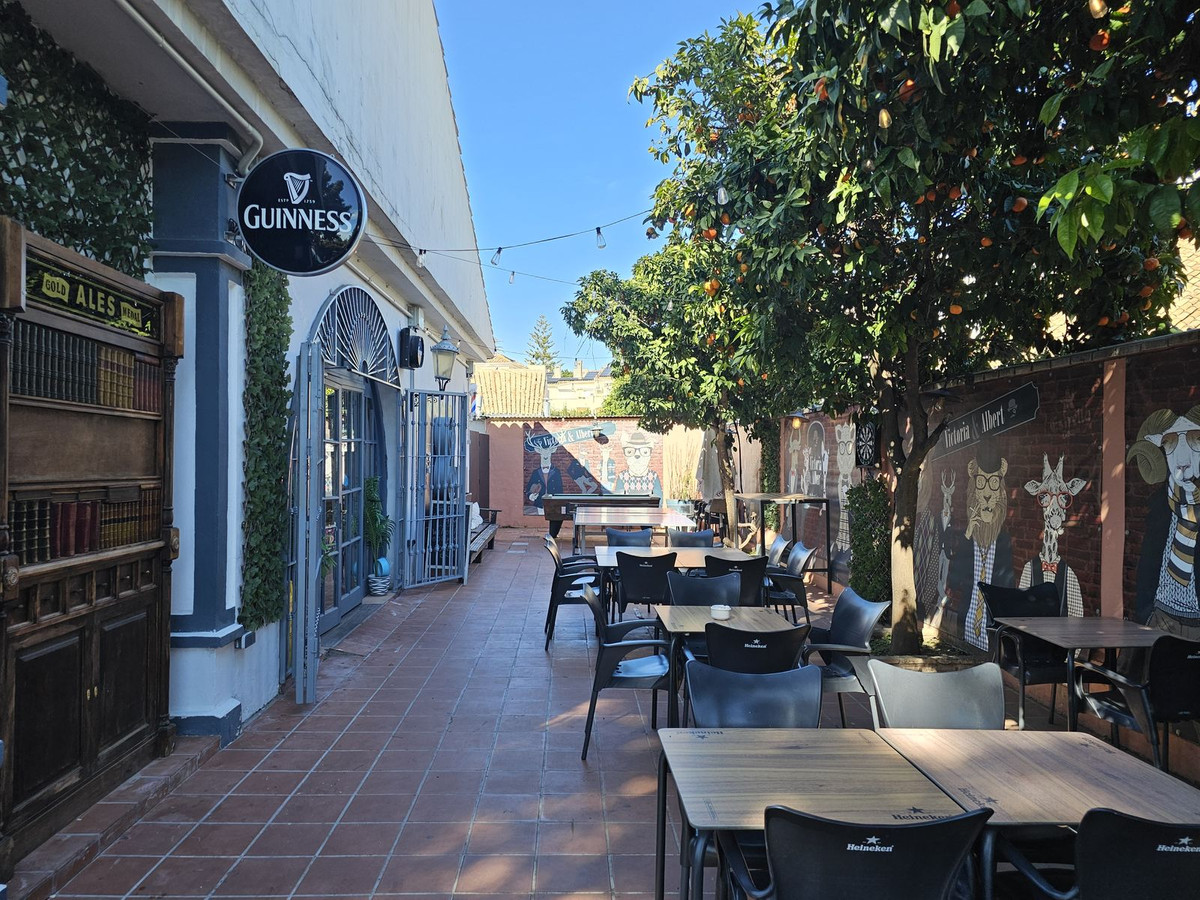 Se vende Bar de 4 dormitorios en Costa Del Sol, Málaga, España