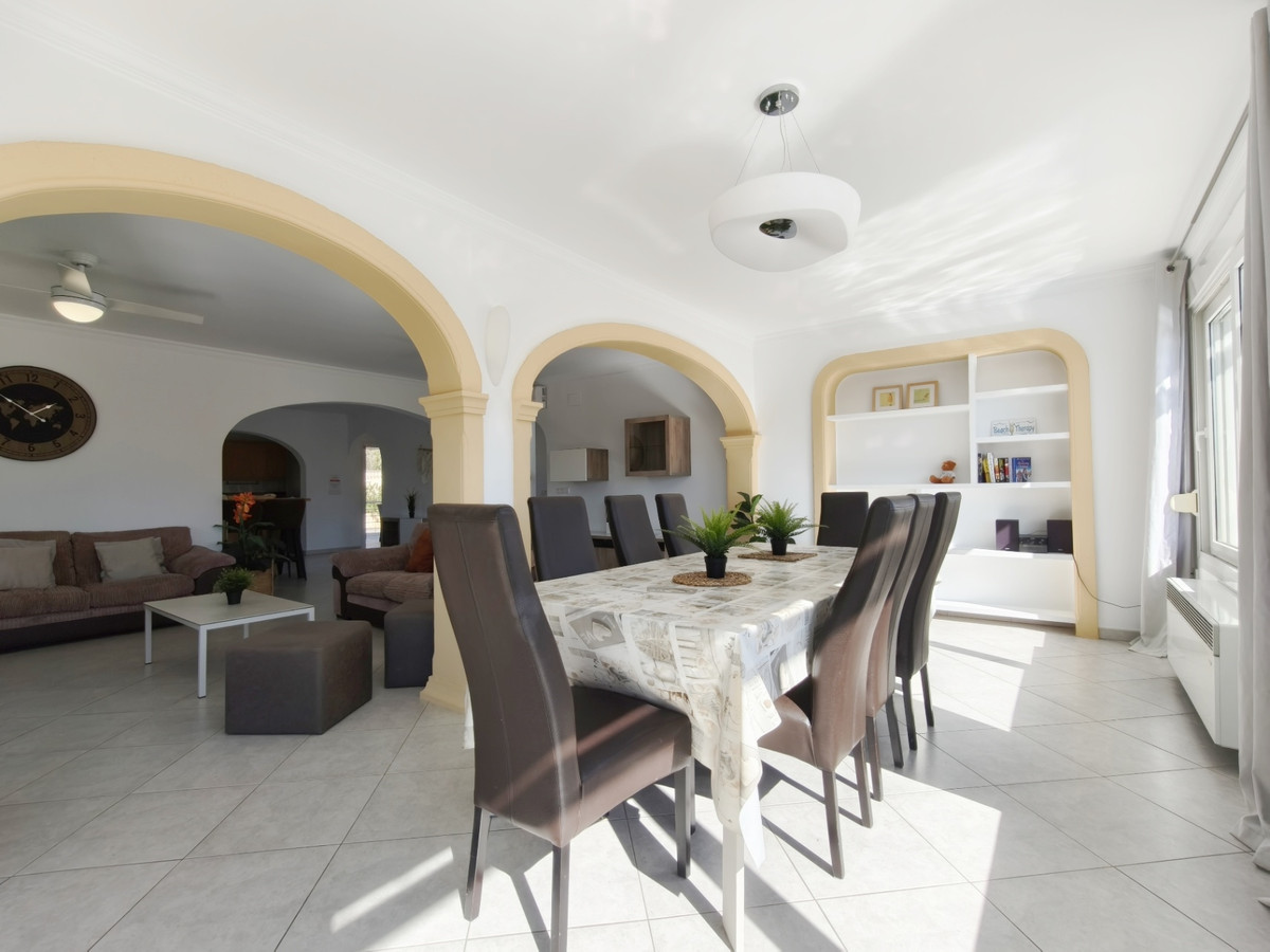 Se vende Villa - Chalet de 3 dormitorios en Costa Blanca, Alicante, España