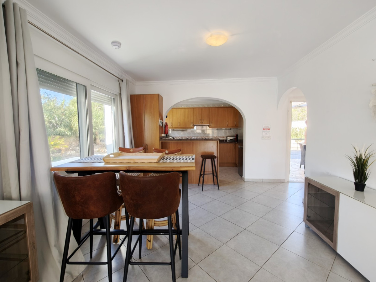 Se vende Villa - Chalet de 3 dormitorios en Costa Blanca, Alicante, España