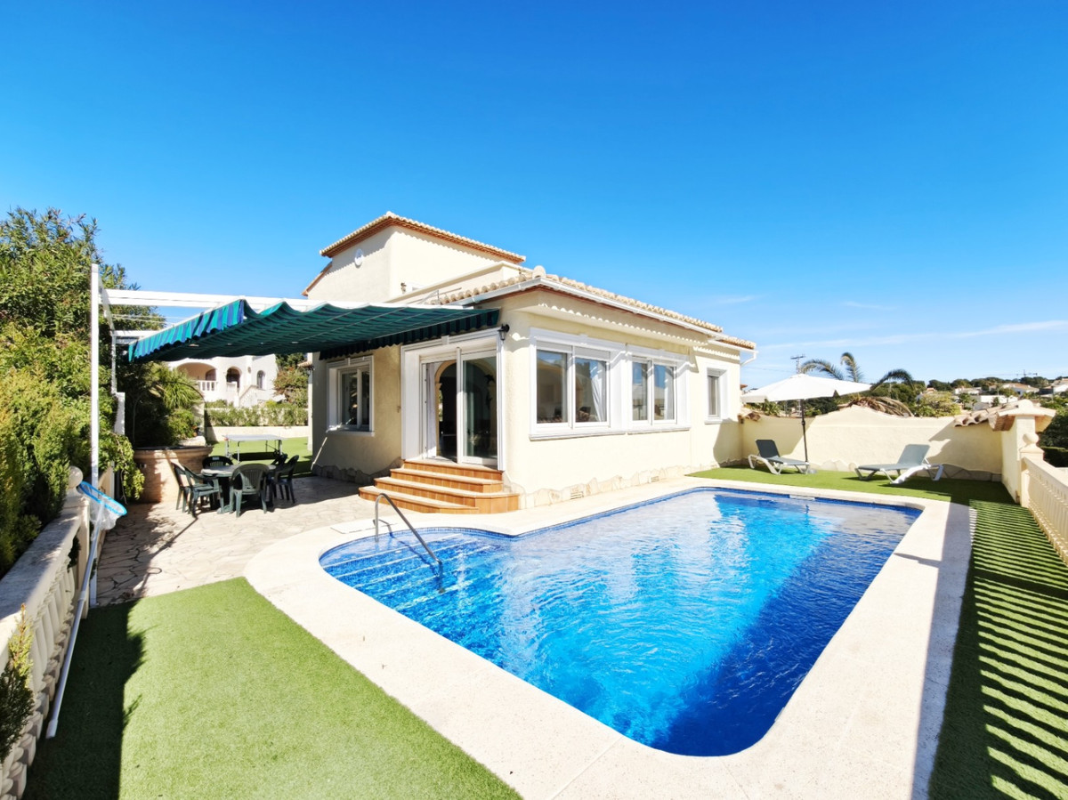 Se vende Villa - Chalet de 3 dormitorios en Costa Blanca, Alicante, España