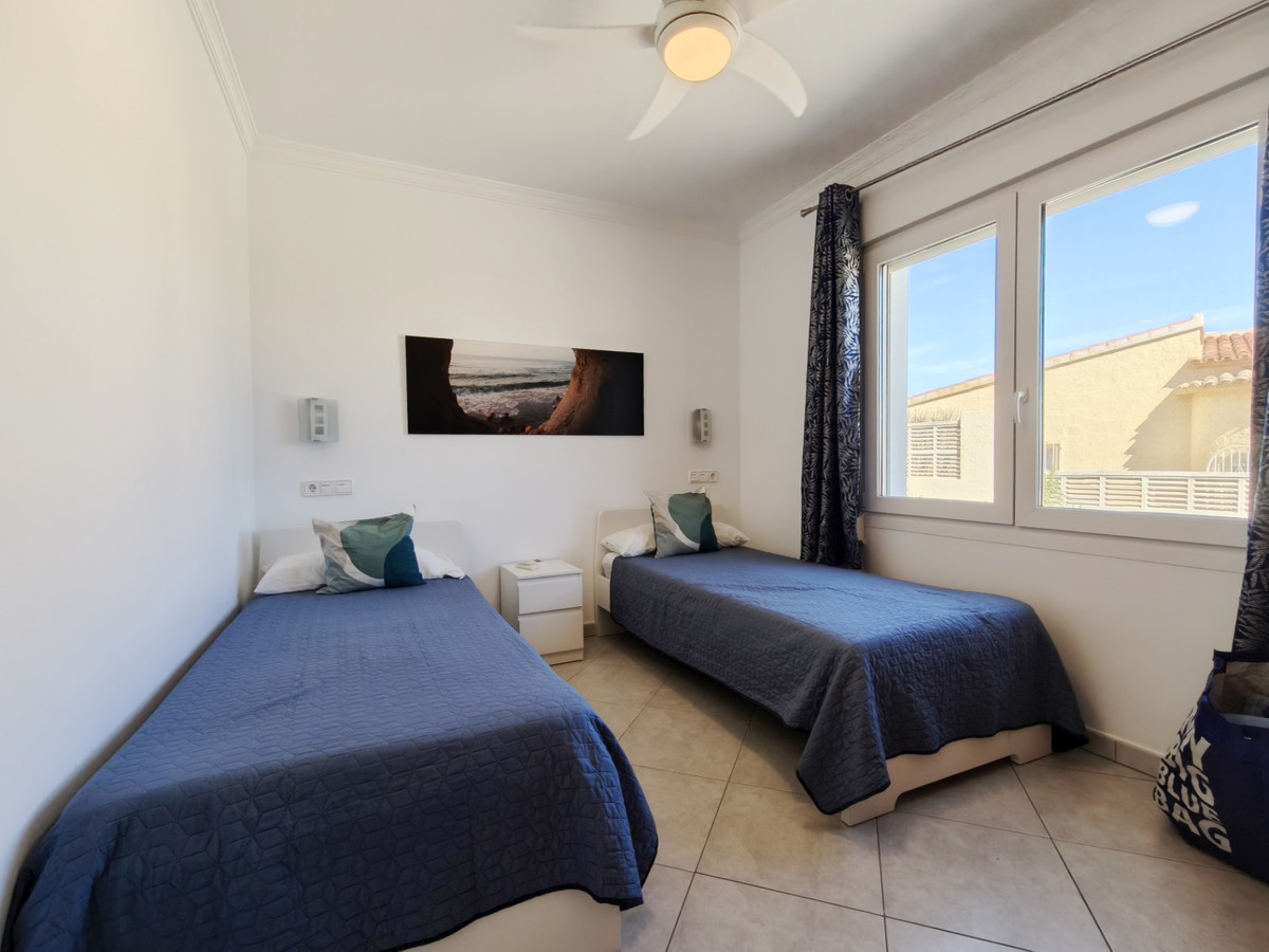 Se vende Villa - Chalet de 3 dormitorios en Costa Blanca, Alicante, España