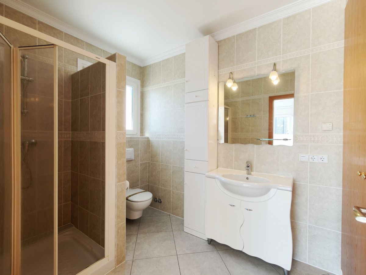 Se vende Villa - Chalet de 3 dormitorios en Costa Blanca, Alicante, España