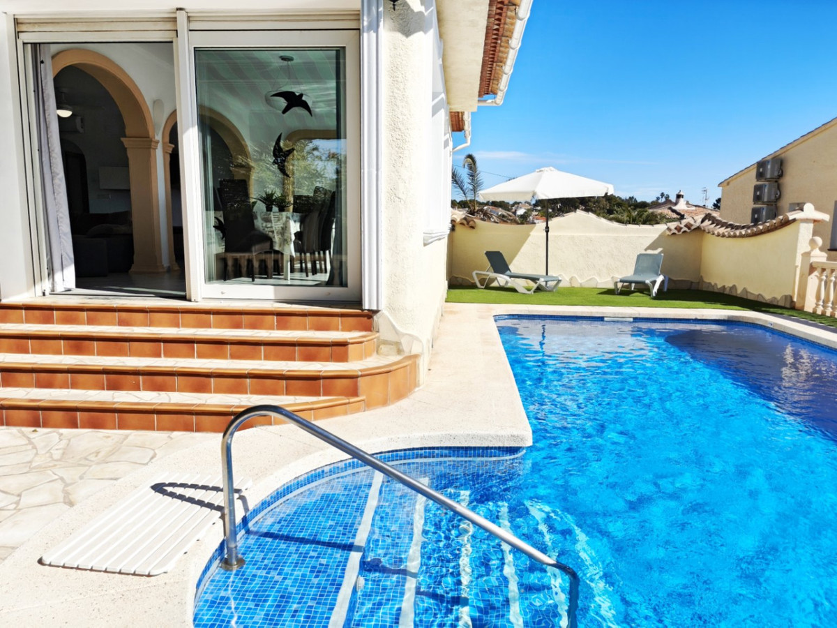 Se vende Villa - Chalet de 3 dormitorios en Costa Blanca, Alicante, España