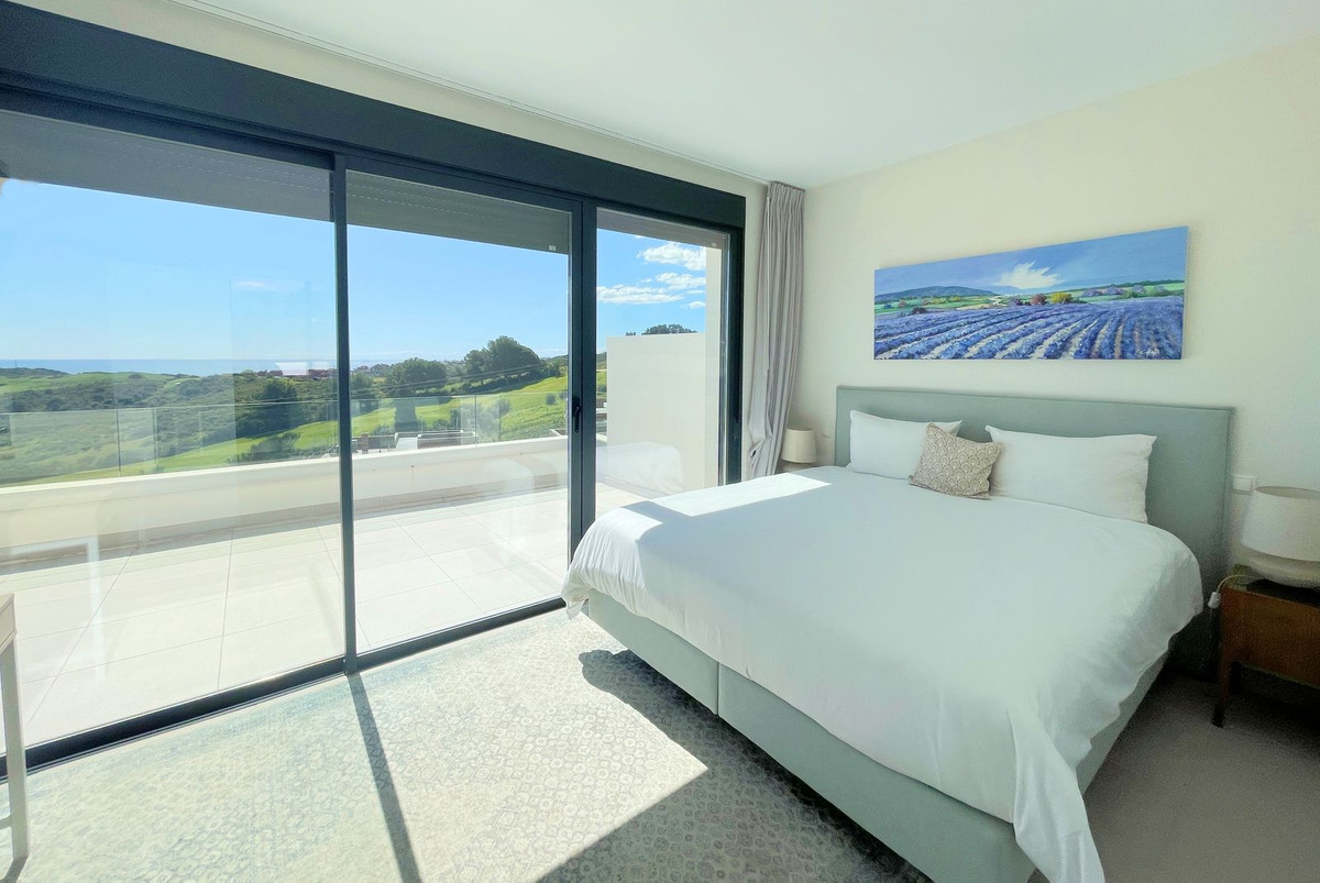 3 Bed Apartment for sale in Estepona Costa Del Sol, Málaga, Spain