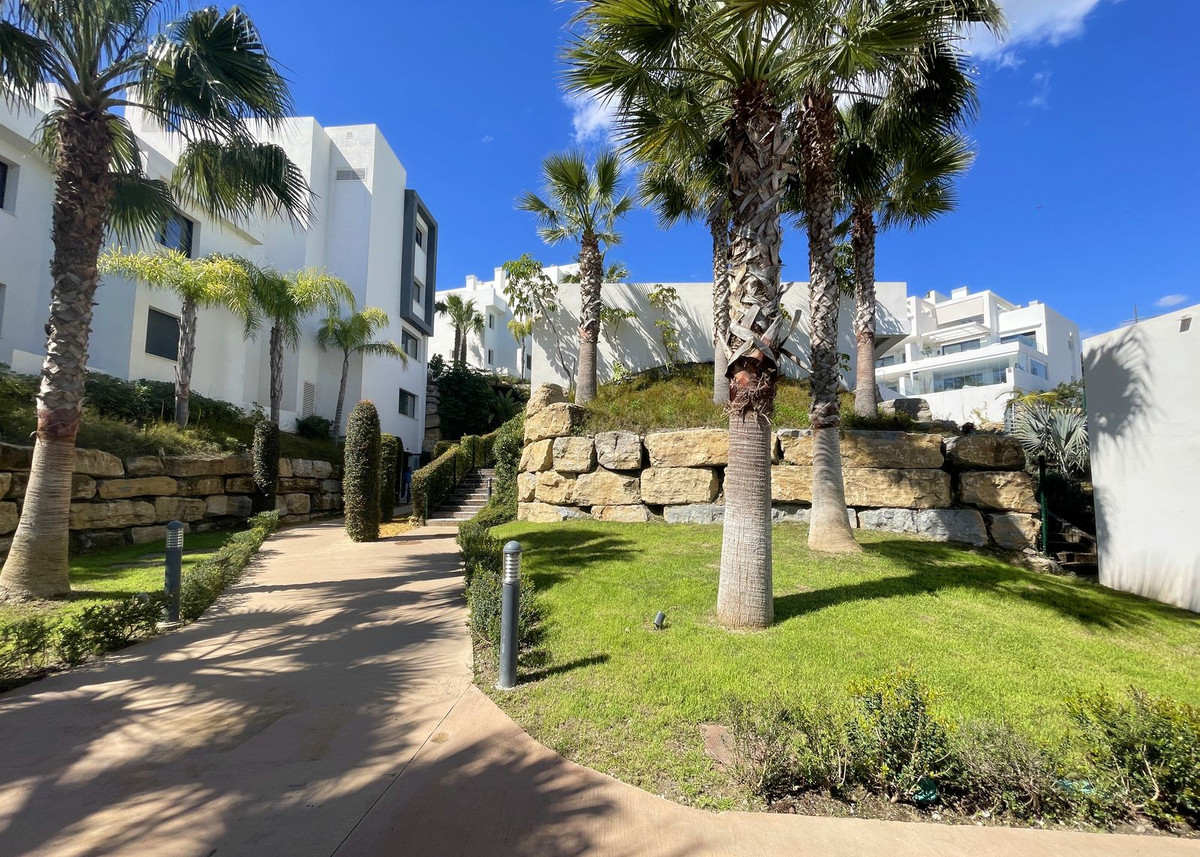 3 Bed Apartment for sale in Estepona Costa Del Sol, Málaga, Spain