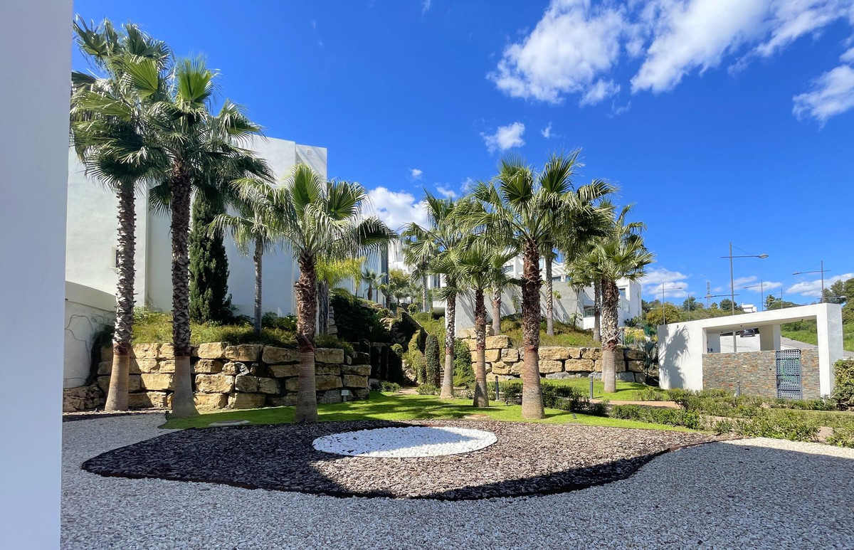 3 Bed Apartment for sale in Estepona Costa Del Sol, Málaga, Spain