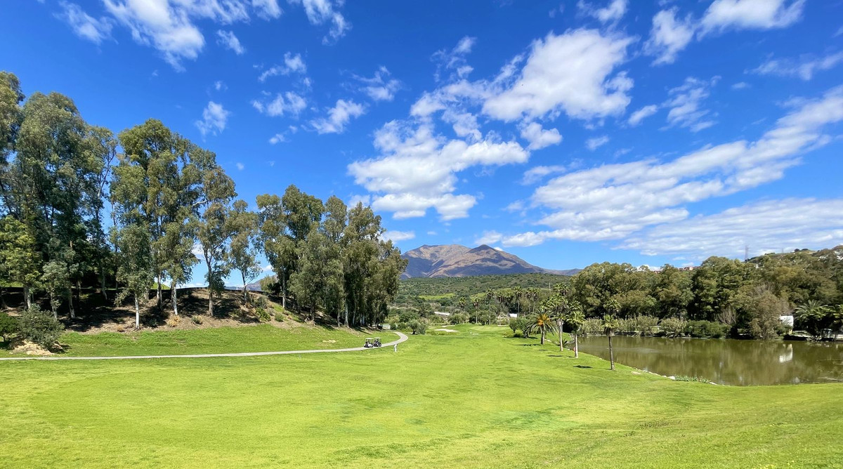3 Bed Apartment for sale in Estepona Costa Del Sol, Málaga, Spain
