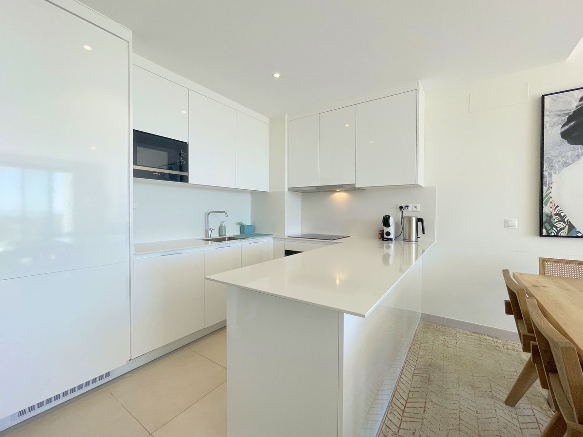 3 Bed Apartment for sale in Estepona Costa Del Sol, Málaga, Spain