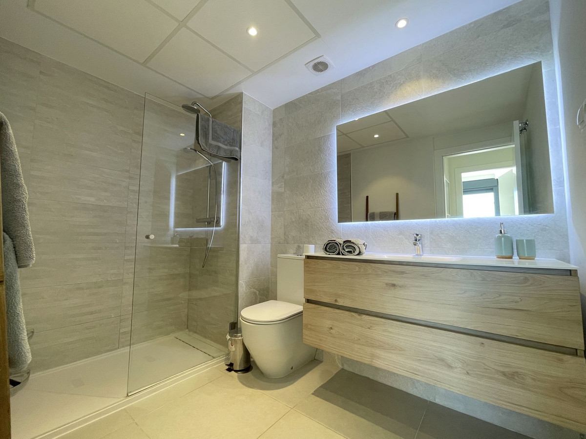 3 Bed Apartment for sale in Estepona Costa Del Sol, Málaga, Spain