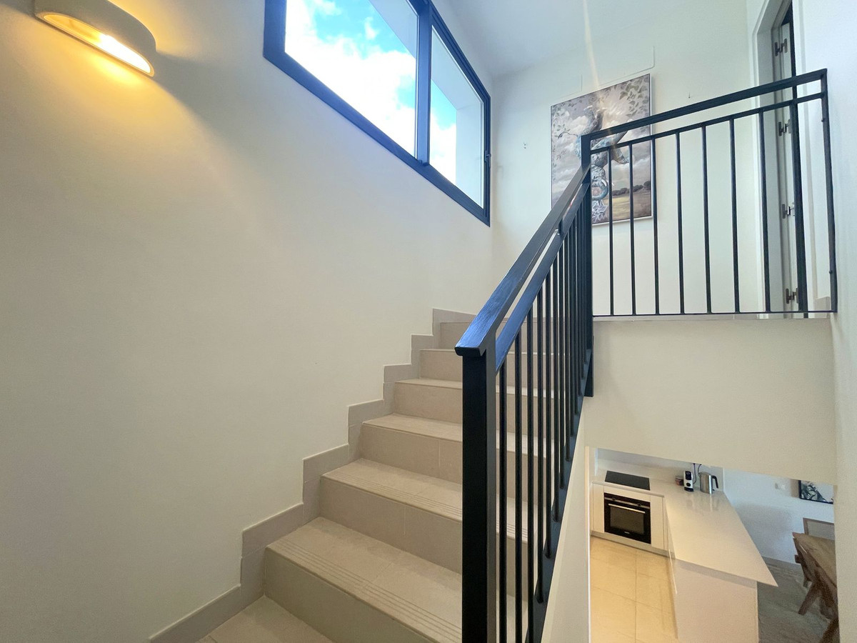 3 Bed Apartment for sale in Estepona Costa Del Sol, Málaga, Spain