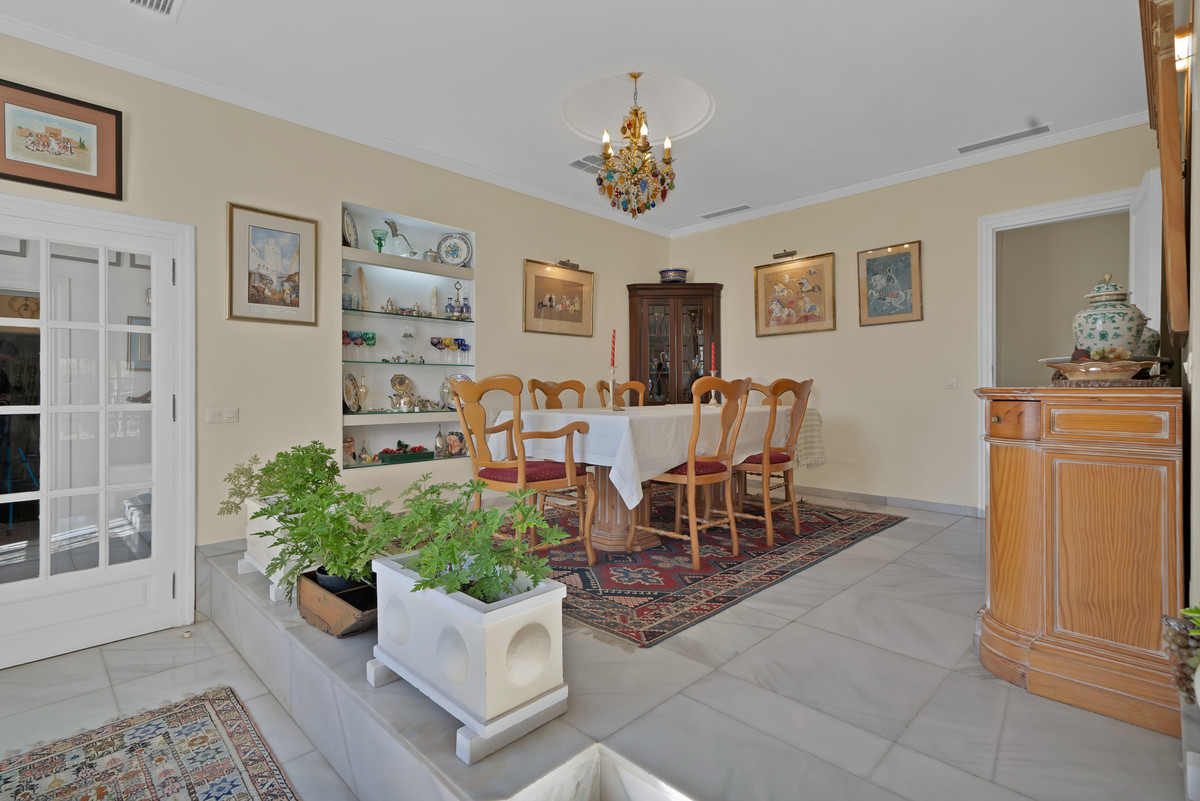 Se vende Villa - Chalet de 6 dormitorios en Costa Del Sol, Málaga, España