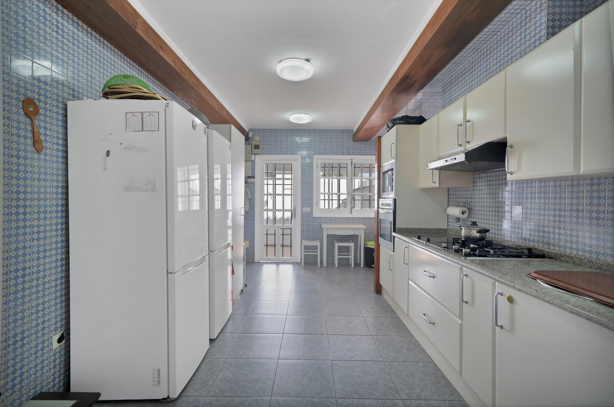 Se vende Villa - Chalet de 6 dormitorios en Costa Del Sol, Málaga, España