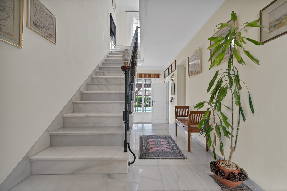 Se vende Villa - Chalet de 6 dormitorios en Costa Del Sol, Málaga, España
