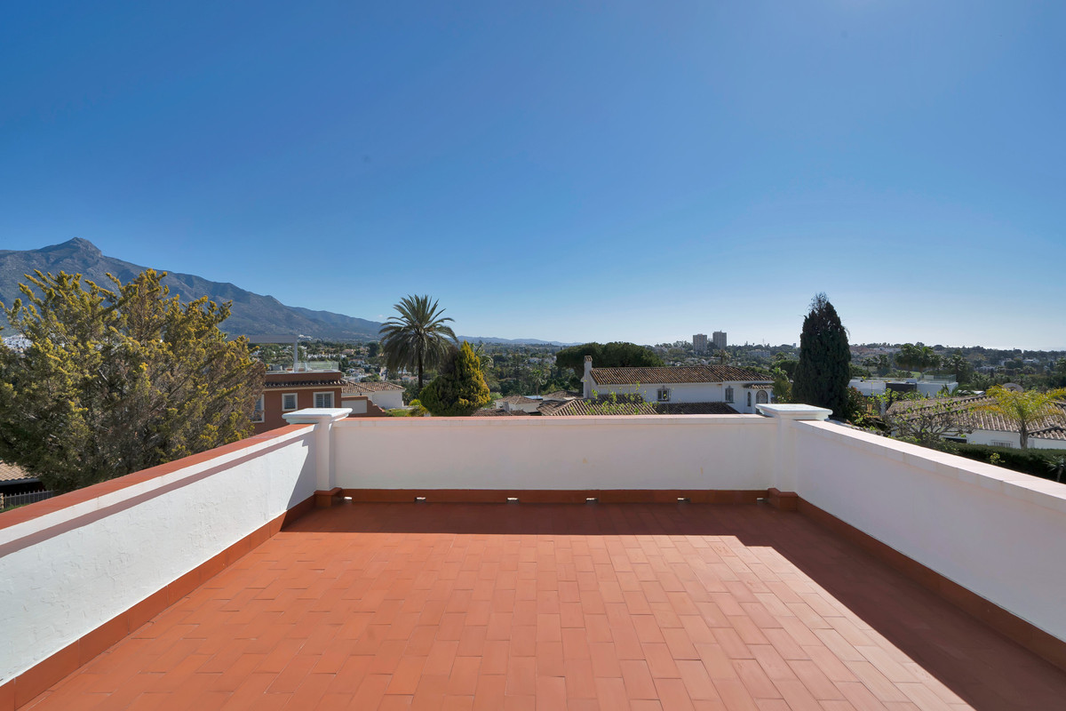 Se vende Villa - Chalet de 6 dormitorios en Costa Del Sol, Málaga, España