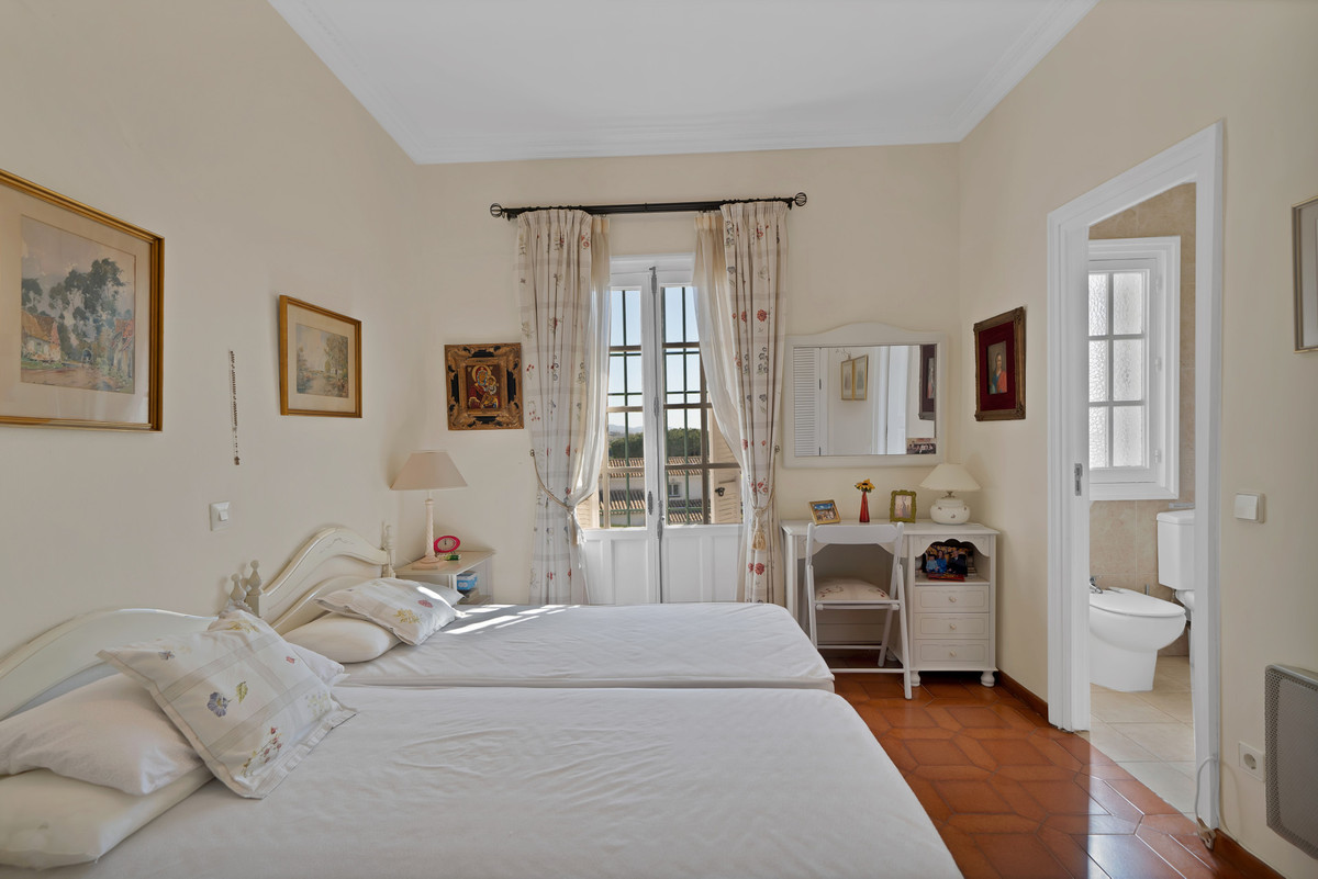 Se vende Villa - Chalet de 6 dormitorios en Costa Del Sol, Málaga, España