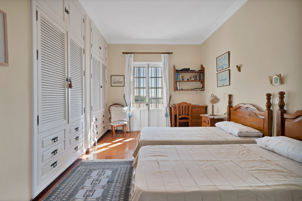 Se vende Villa - Chalet de 6 dormitorios en Costa Del Sol, Málaga, España