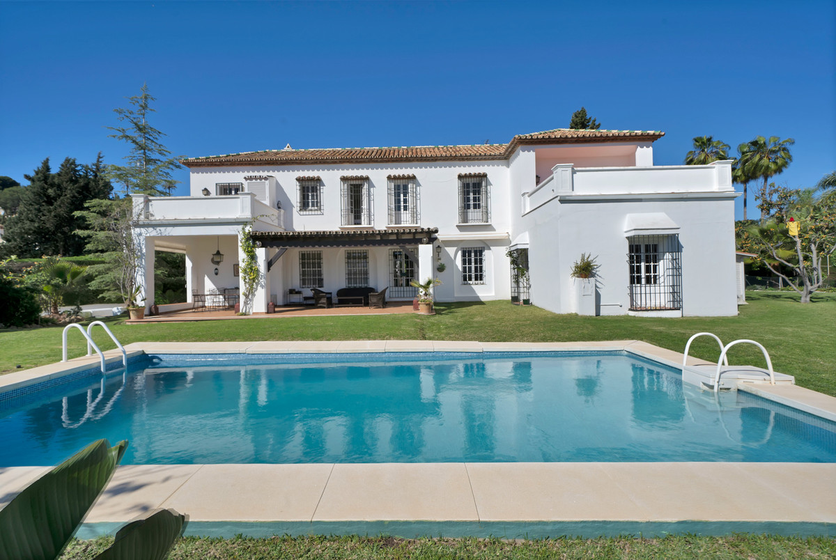 Se vende Villa - Chalet de 6 dormitorios en Costa Del Sol, Málaga, España