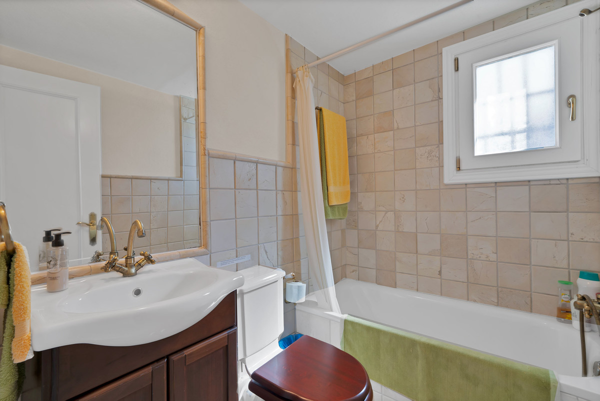 Se vende Villa - Chalet de 6 dormitorios en Costa Del Sol, Málaga, España