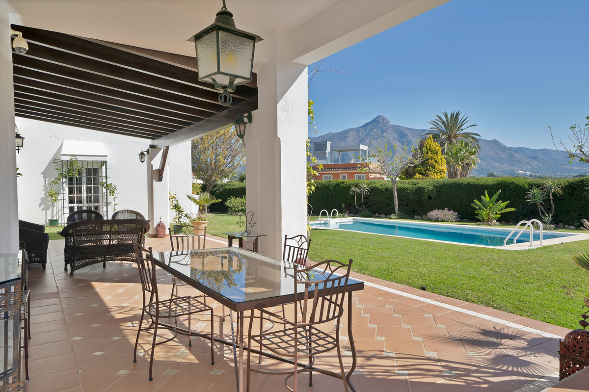 Se vende Villa - Chalet de 6 dormitorios en Costa Del Sol, Málaga, España