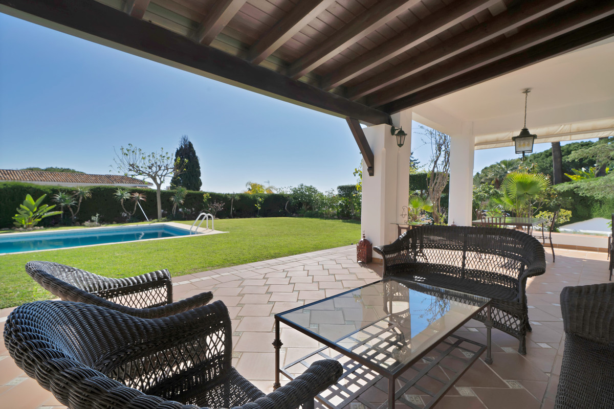 Se vende Villa - Chalet de 6 dormitorios en Costa Del Sol, Málaga, España