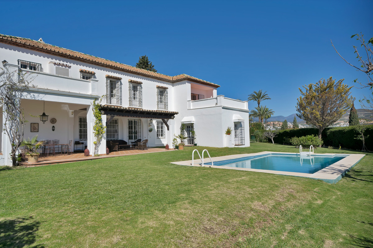 Se vende Villa - Chalet de 6 dormitorios en Costa Del Sol, Málaga, España