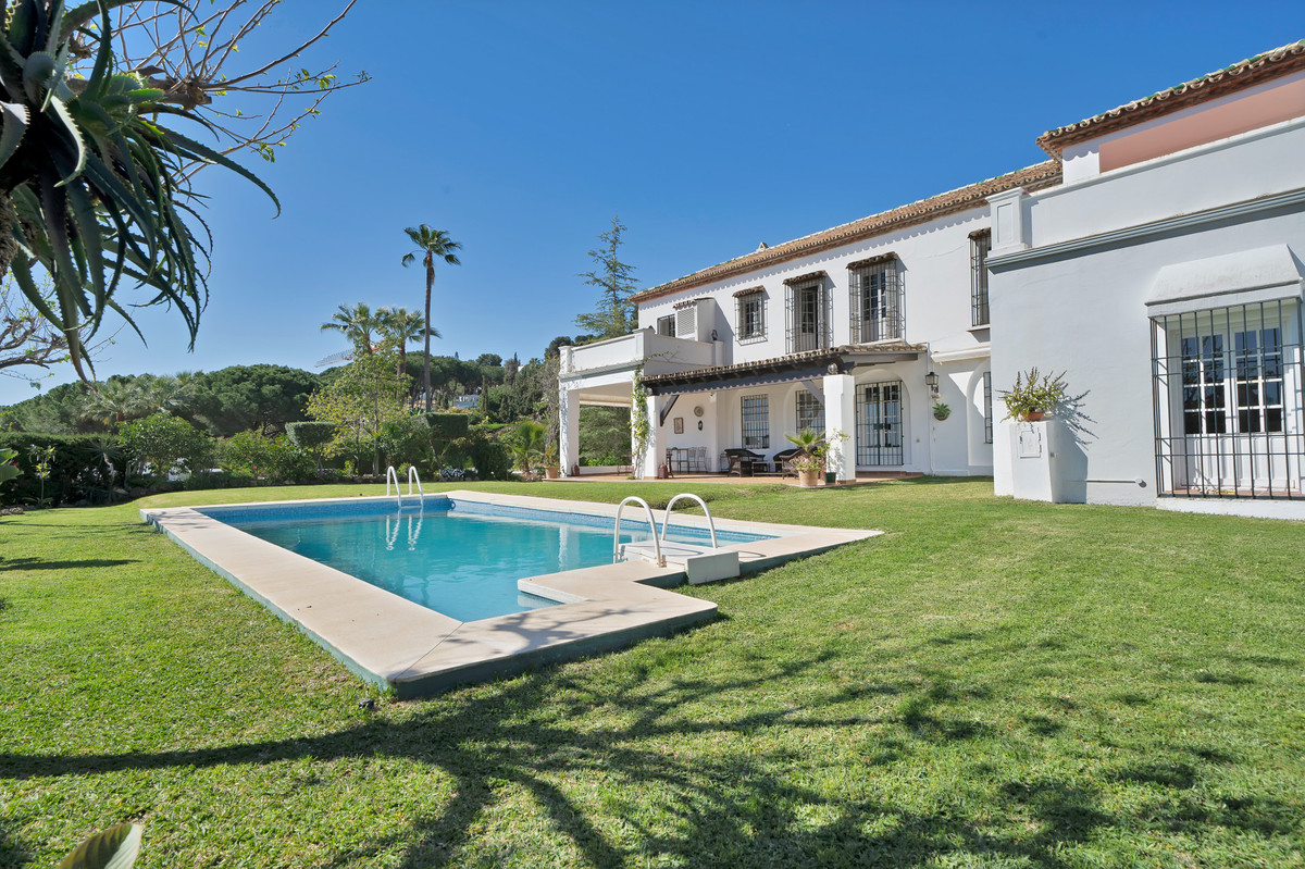 Se vende Villa - Chalet de 6 dormitorios en Costa Del Sol, Málaga, España