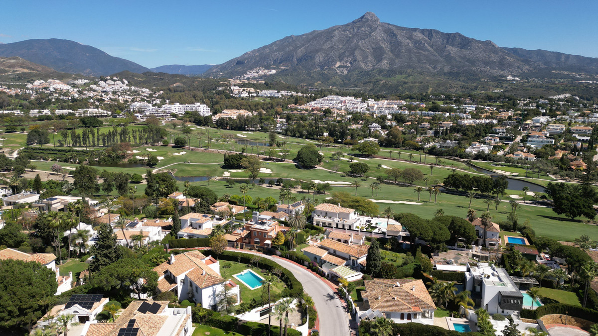 Se vende Villa - Chalet de 6 dormitorios en Costa Del Sol, Málaga, España
