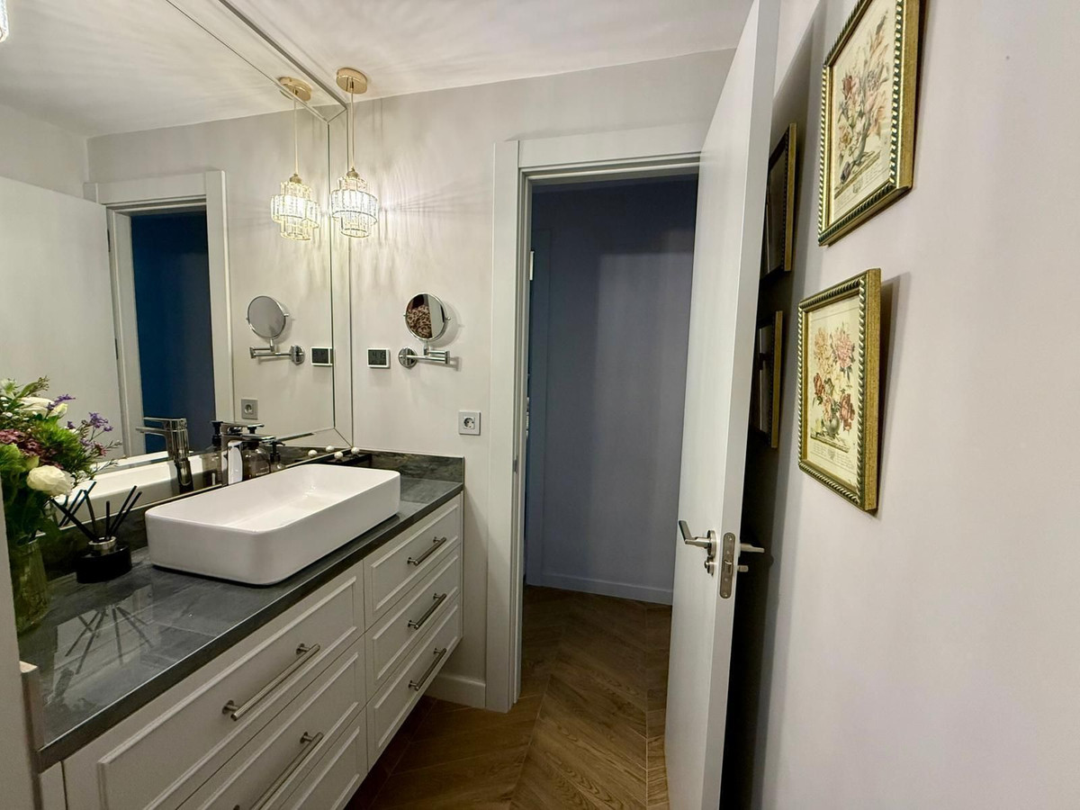 3 Bed Apartment for sale in Fuengirola Costa Del Sol, Málaga, Spain
