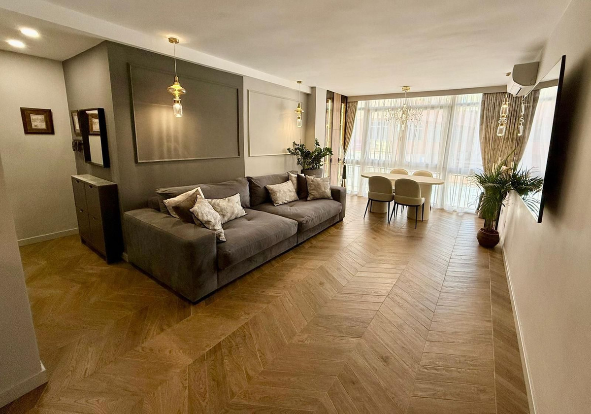 3 Bed Apartment for sale in Fuengirola Costa Del Sol, Málaga, Spain