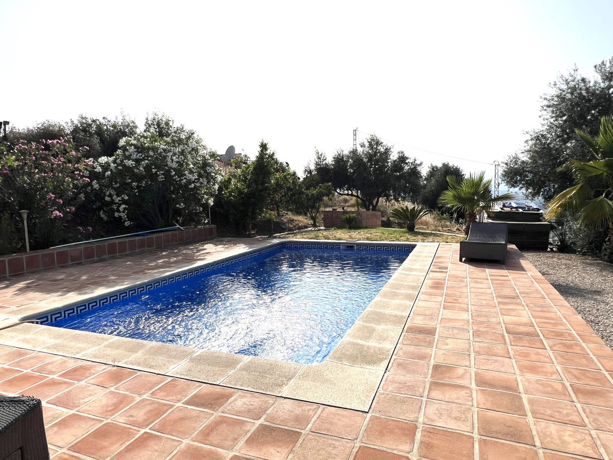 3 Bed Townhouse for sale in Canillas De Aceituno Costa Del Sol East, Málaga, Spain