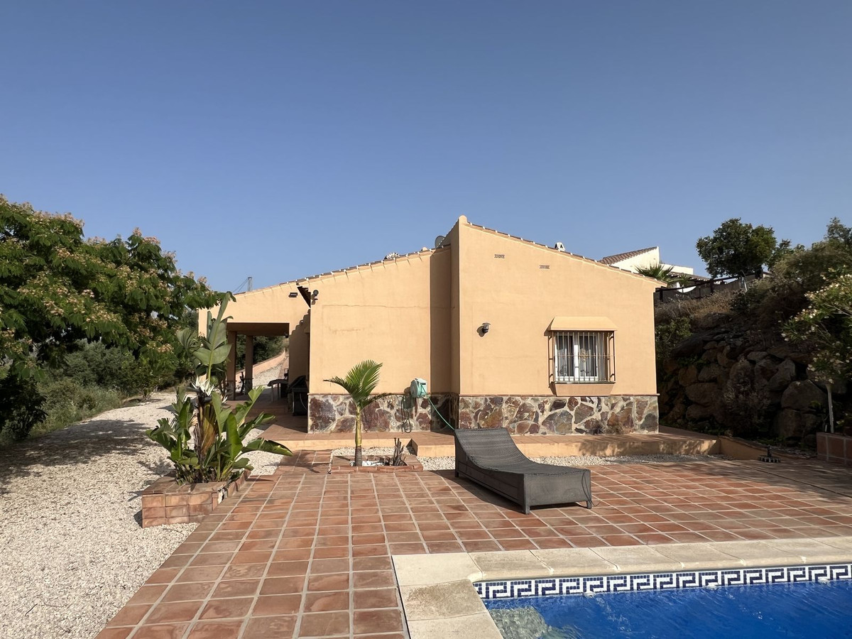3 Bed Townhouse for sale in Canillas De Aceituno Costa Del Sol East, Málaga, Spain