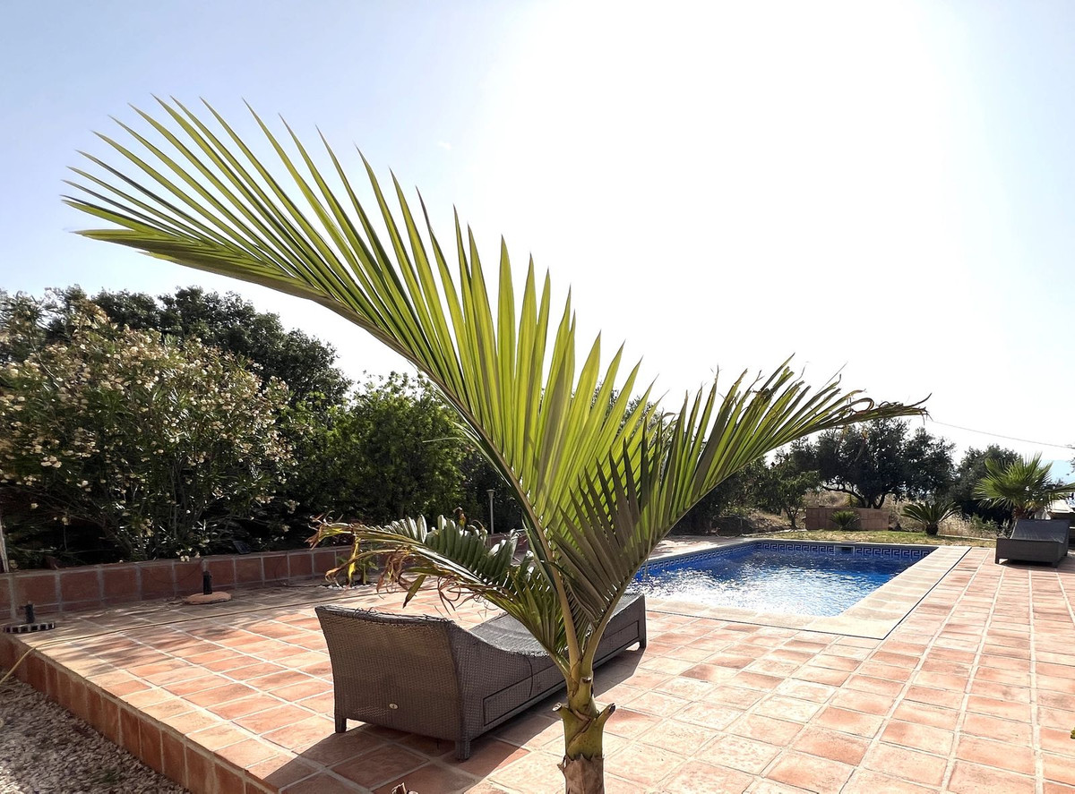 3 Bed Townhouse for sale in Canillas De Aceituno Costa Del Sol East, Málaga, Spain