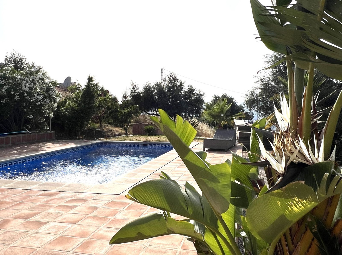 3 Bed Townhouse for sale in Canillas De Aceituno Costa Del Sol East, Málaga, Spain