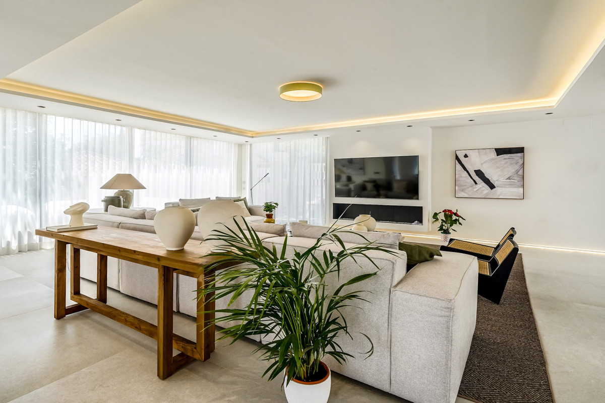 Se vende Villa - Chalet de 5 dormitorios en Costa Del Sol, Málaga, España